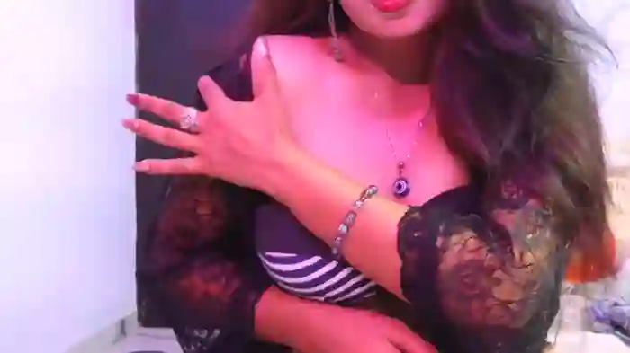 2025/08/21/stripchat-vaarsha-19-51-37