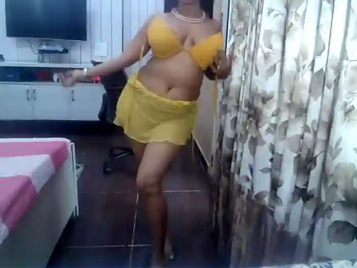 2025/08/21/stripchat-yourradhika-11-04-55