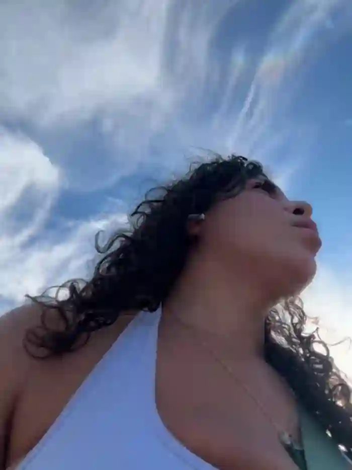 2025/08/22/stripchat-bigbuttbrooklynn-00-44-00