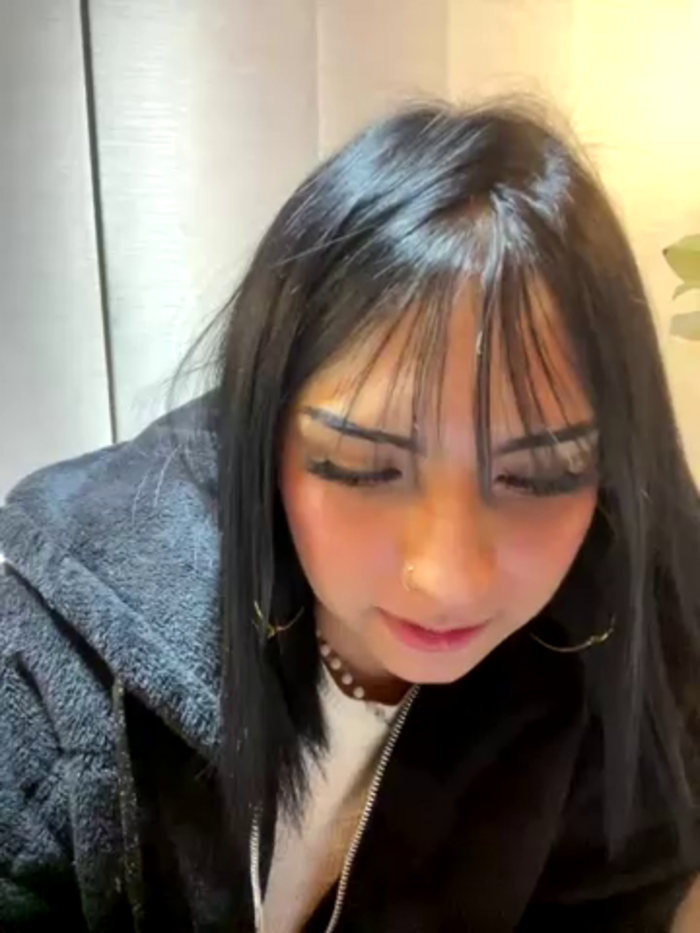 Hilary_pinkk