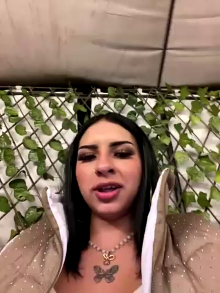 Hilary_pinkk