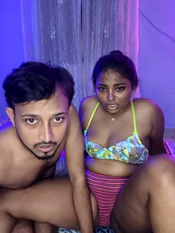 Trending_Couple