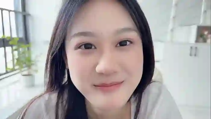 2025/08/24/stripchat-cassie-20-03-40-53