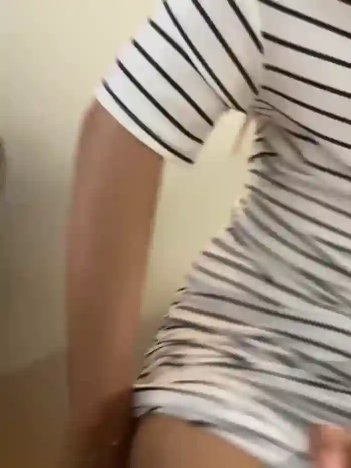 2025/08/24/stripchat-__babyshowpublic__-05-45-44