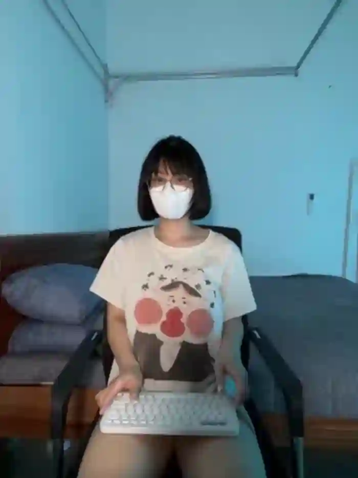 2025/08/24/stripchat-___suri-07-13-51