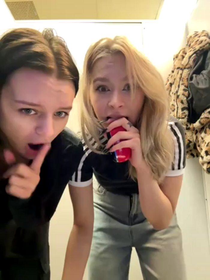 Cum_girlss