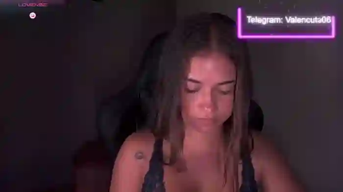 2025/08/25/stripchat-valencute06-16-58-15