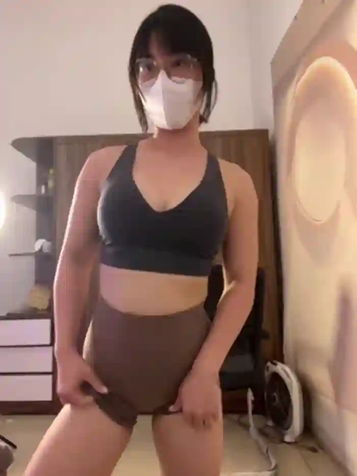 2025/08/25/stripchat-___suri-10-20-32