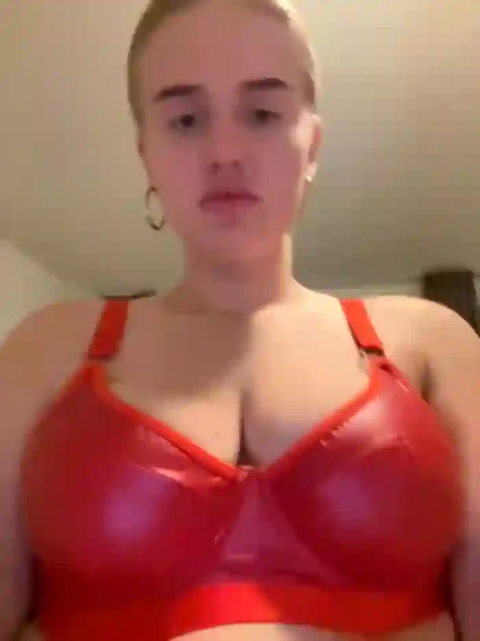 2025/08/25/stripchat-yourhornyslut-19-23-27