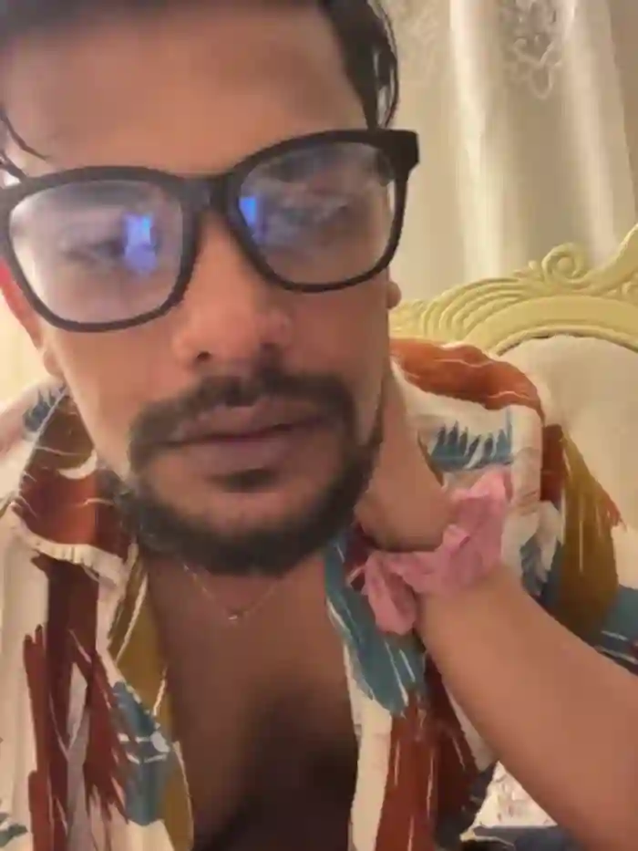 2025/08/26/stripchat-redchili8888-17-39-48