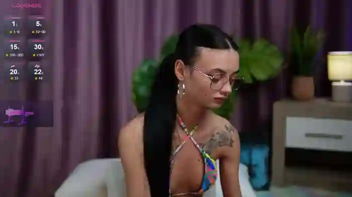 2025/08/26/stripchat-rachelrave-04-21-32