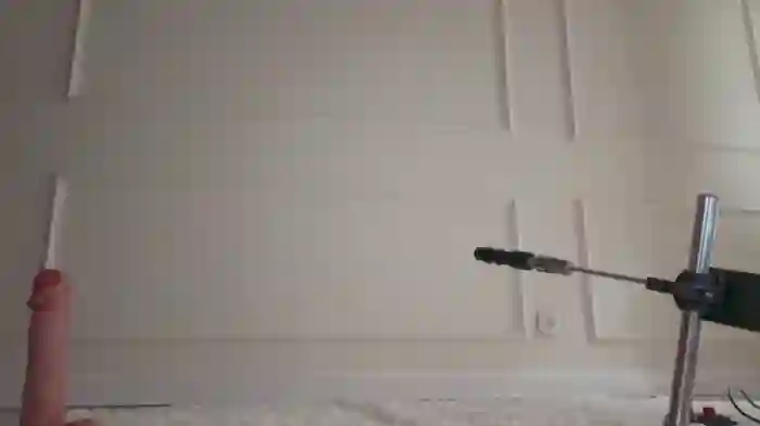 2025/08/29/stripchat-ake_mi-04-53-55