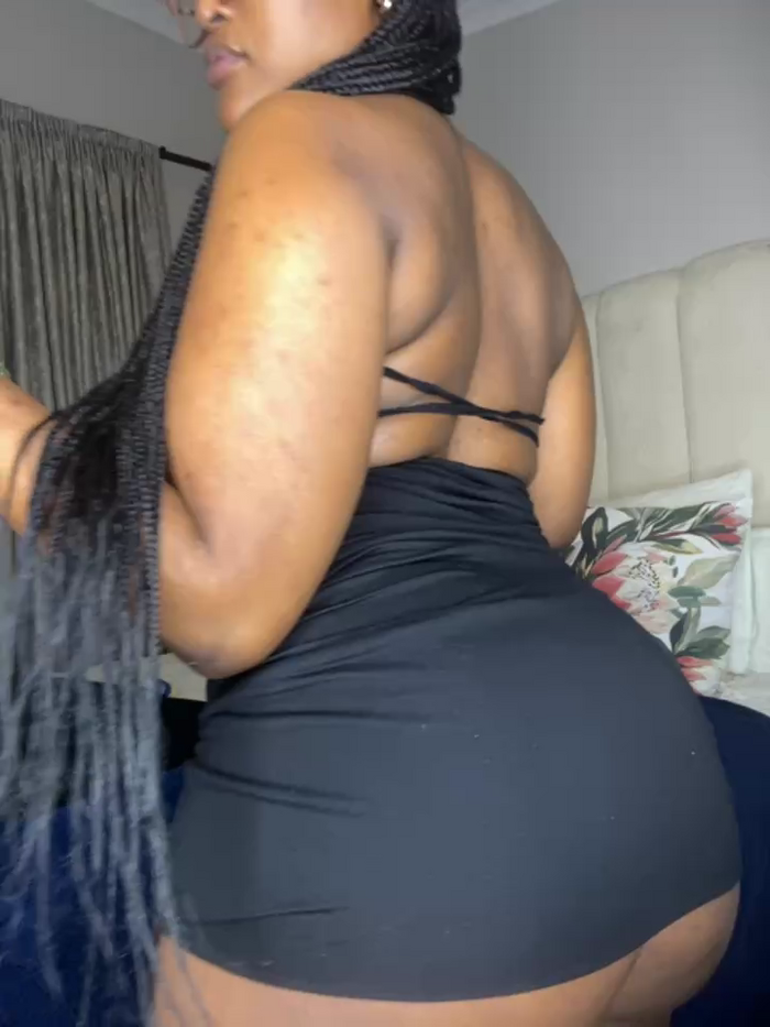 Bustygoddess32