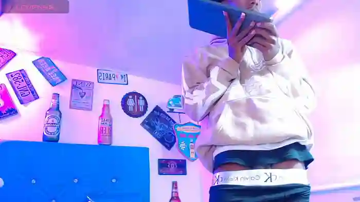 2025/09/09/stripchat-lili_roussi-05-46-07