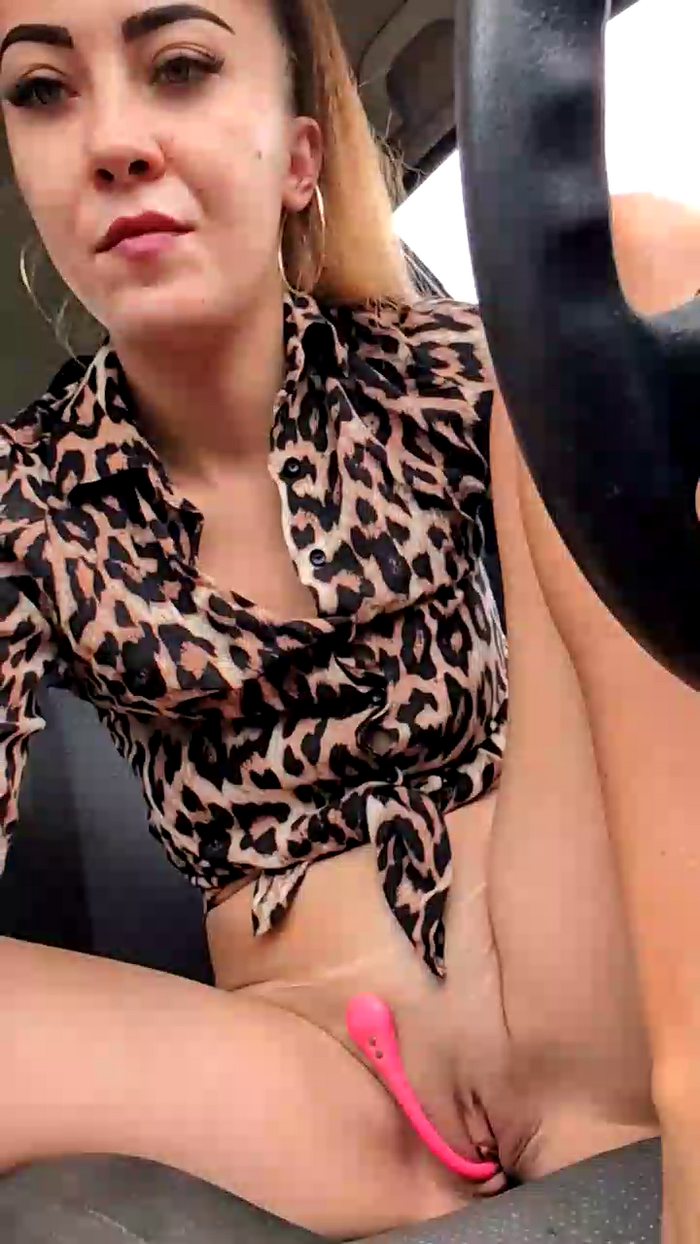 Risky_girl23