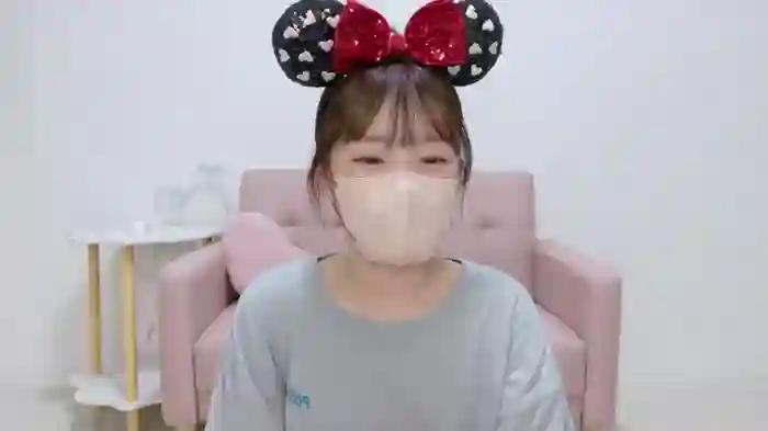 2025/09/12/stripchat-__mami__-11-32-32