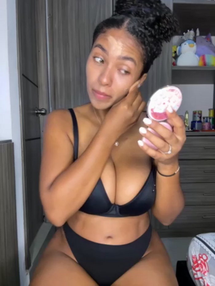 Mia_sweet80