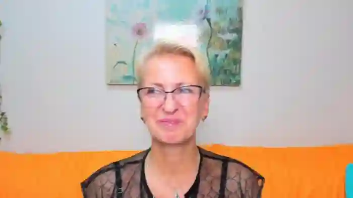 2025/09/14/stripchat-iamyourdream89-18-46-54