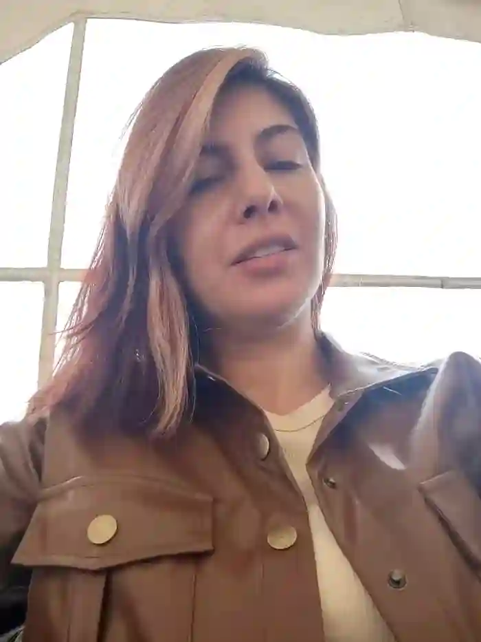 2025/09/14/stripchat-scarlett_moore-14-57-37