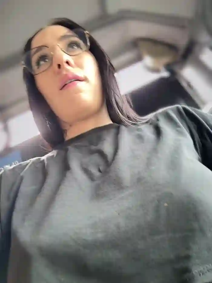 2025/09/16/stripchat-__iris__-17-32-44