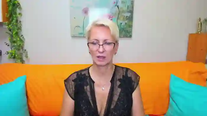 2025/09/16/stripchat-iamyourdream89-16-34-16