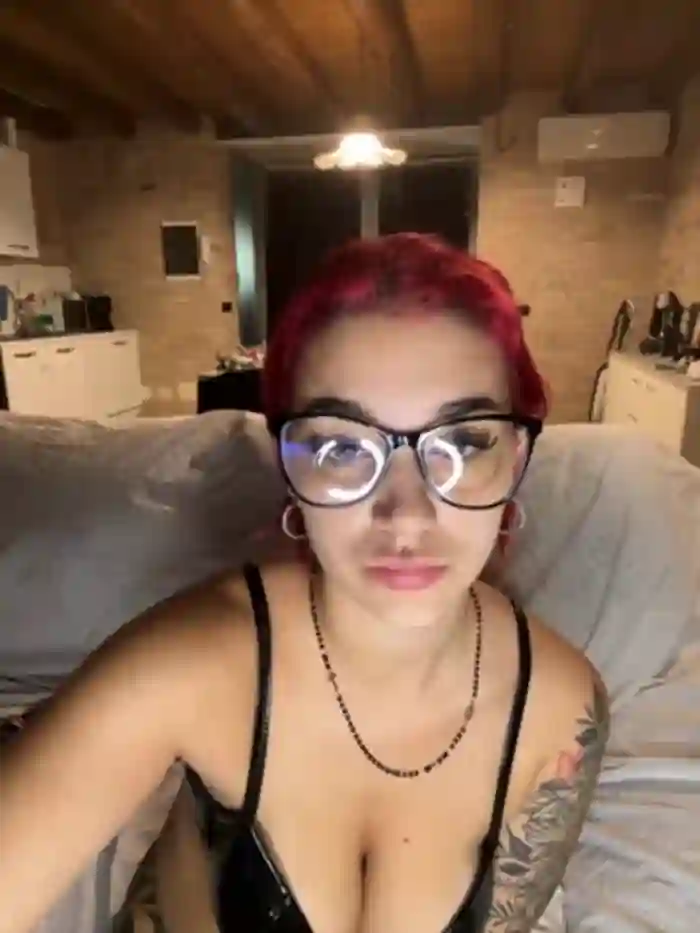 2025/09/17/stripchat-dollyred-20-55-03
