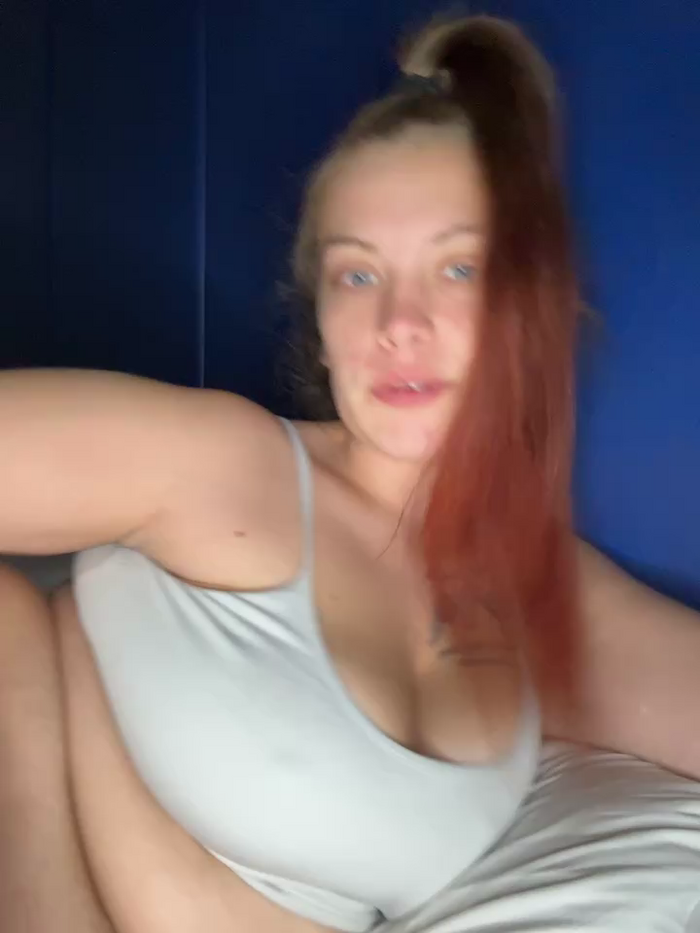 LittleRedMilf