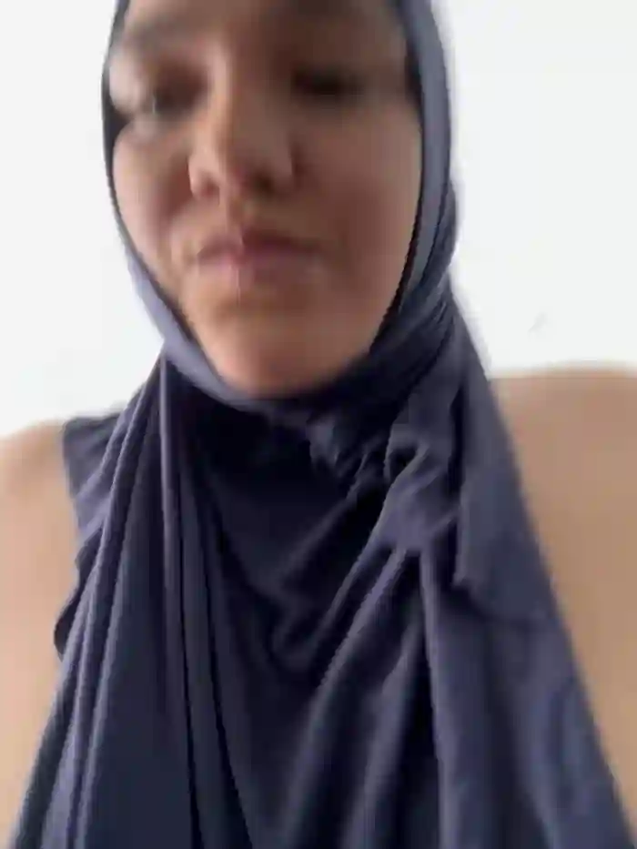 2025/09/18/stripchat-sweetmuslim01-19-22-24