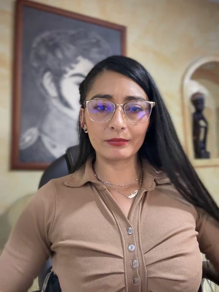 _Bella-Office1