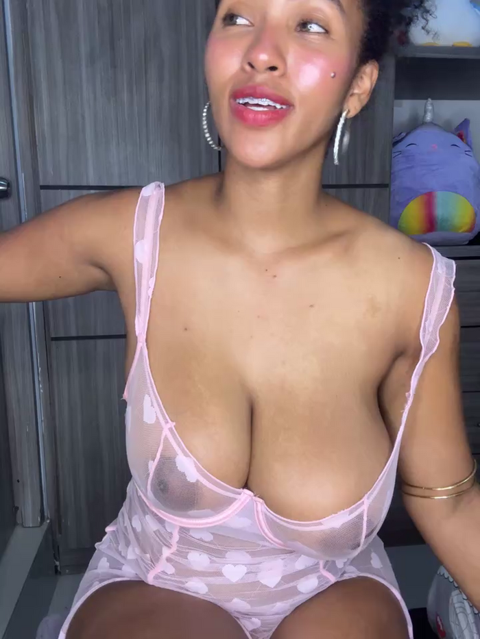 Mia_sweet80