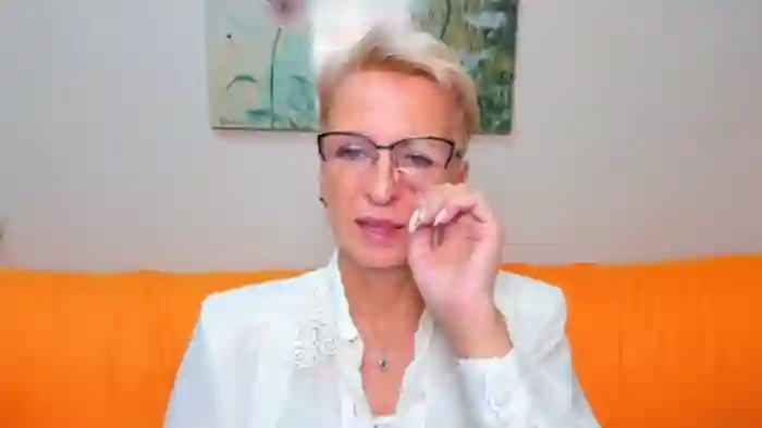 2025/09/20/stripchat-iamyourdream89-15-12-29