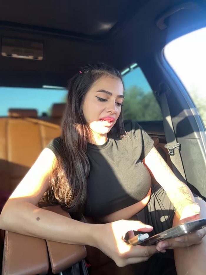 LaraVegas_