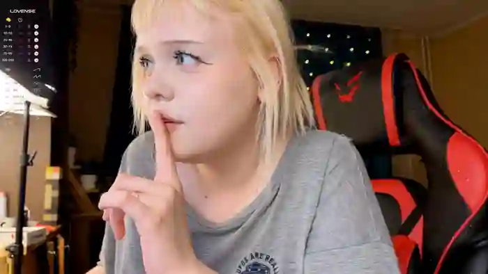 2025/09/21/stripchat-lisalaas-18-59-03