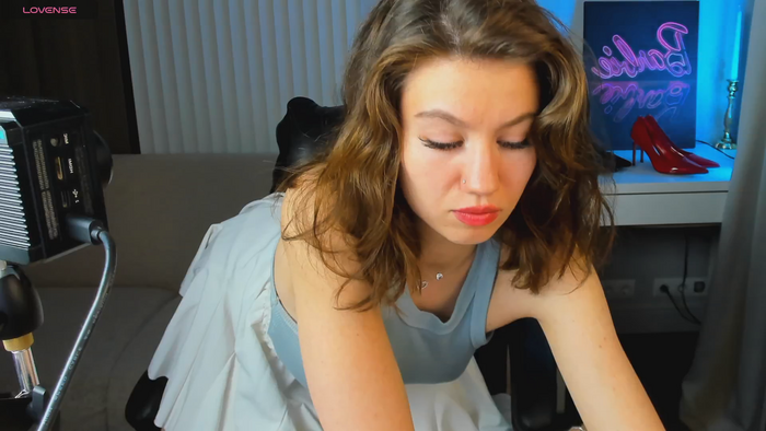 Selena_grey_