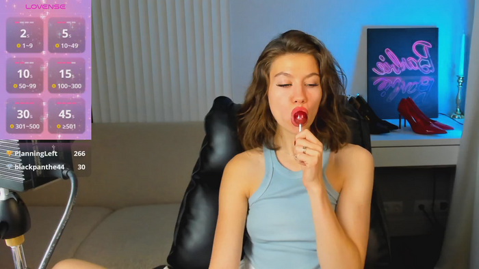 Selena_grey_