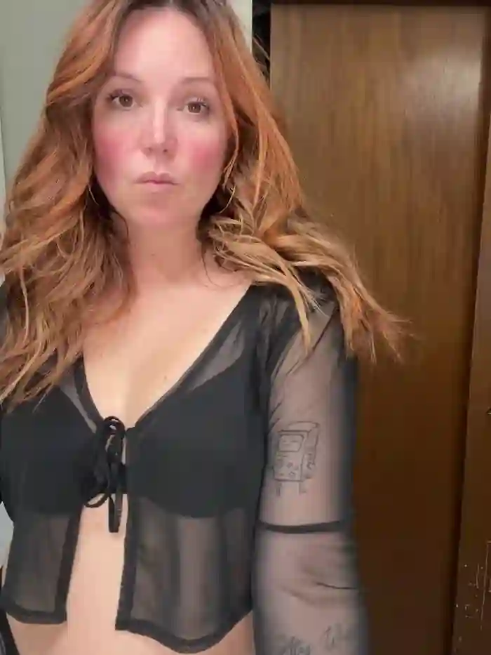 2025/09/23/stripchat-wakeandblaze-17-00-16