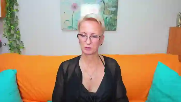 2025/09/23/stripchat-iamyourdream89-11-39-52