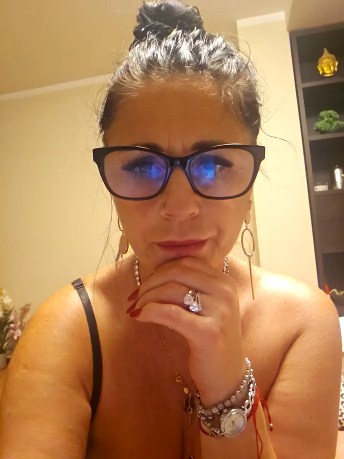 Eva_Pearl