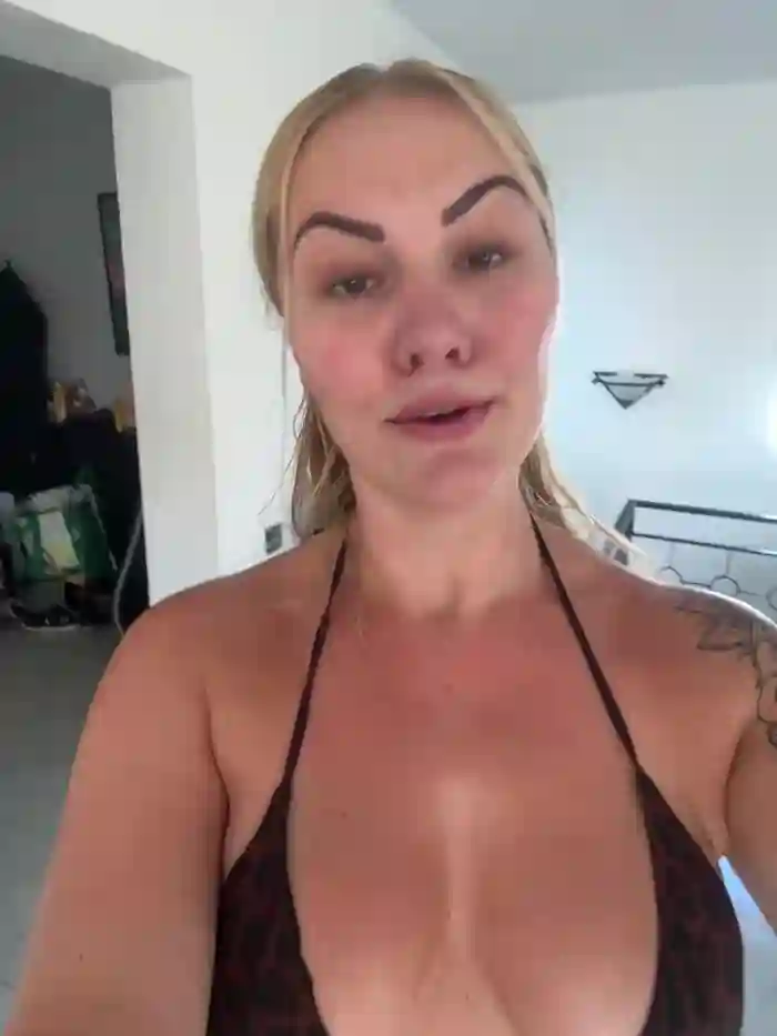 2025/10/02/stripchat-nastymilf_-08-20-30