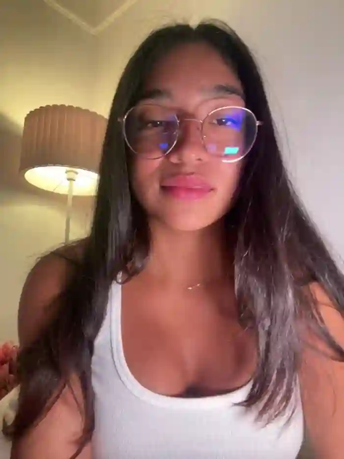 2025/10/03/stripchat-bellafr-17-26-41