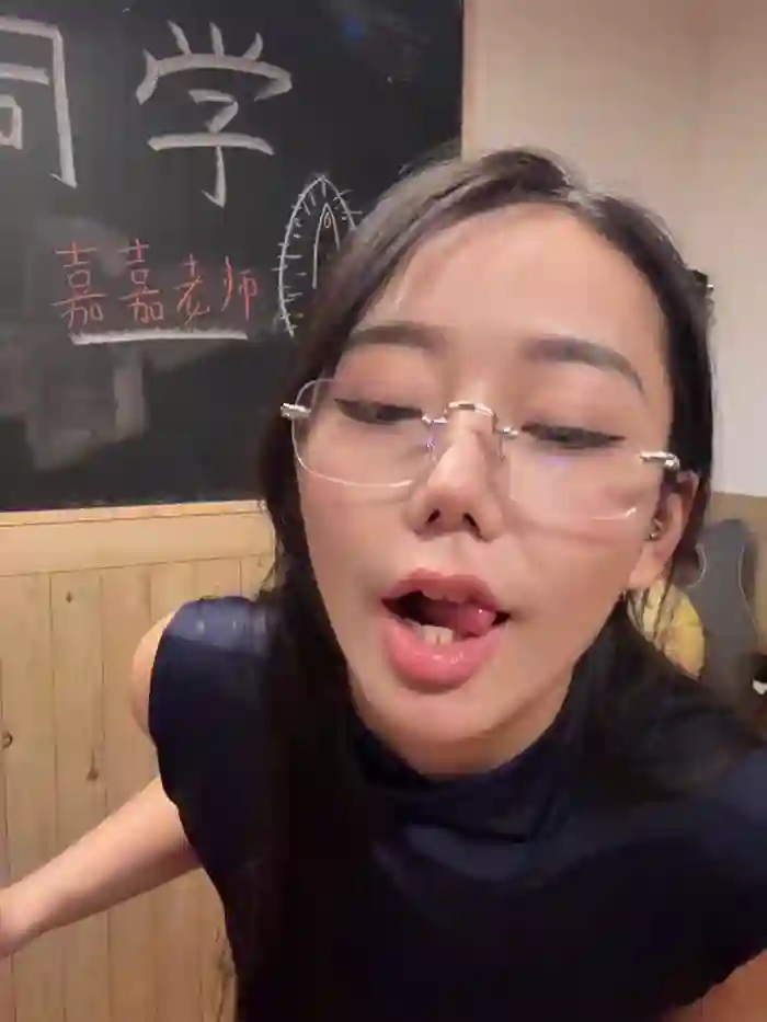 2025/10/10/stripchat-jiajia_l-14-49-33