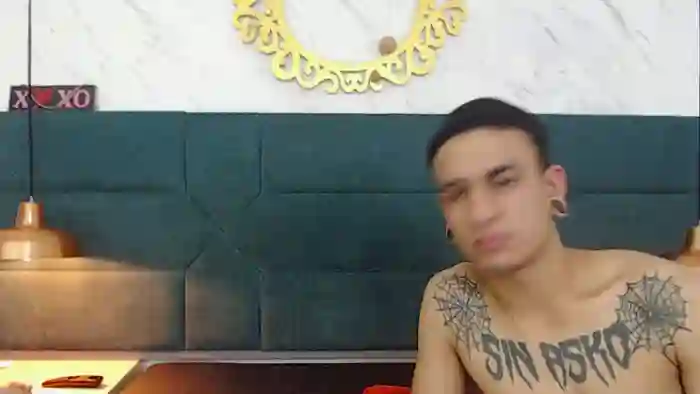 2025/10/10/stripchat-salome_daniel-00-22-50