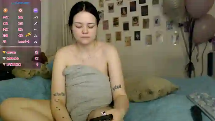 2025/10/12/stripchat-bettyandrich_-13-34-44
