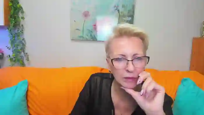2025/10/12/stripchat-iamyourdream89-19-03-16