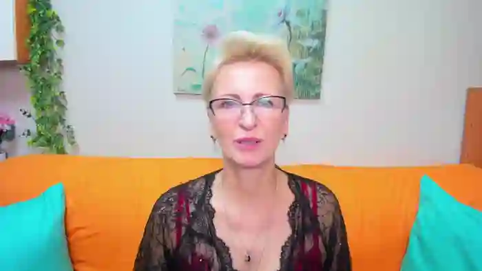 2025/10/16/stripchat-iamyourdream89-10-52-42
