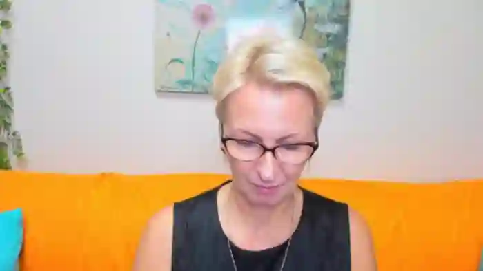 2025/10/17/stripchat-iamyourdream89-16-46-14