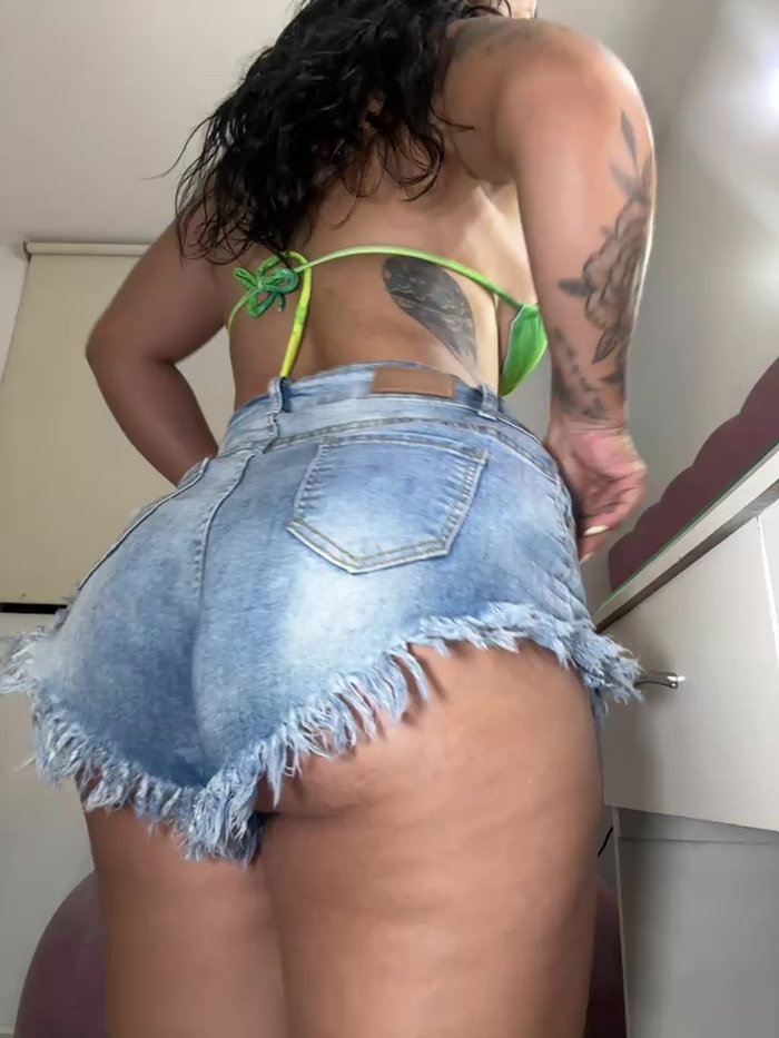 Lau_goddess_ass