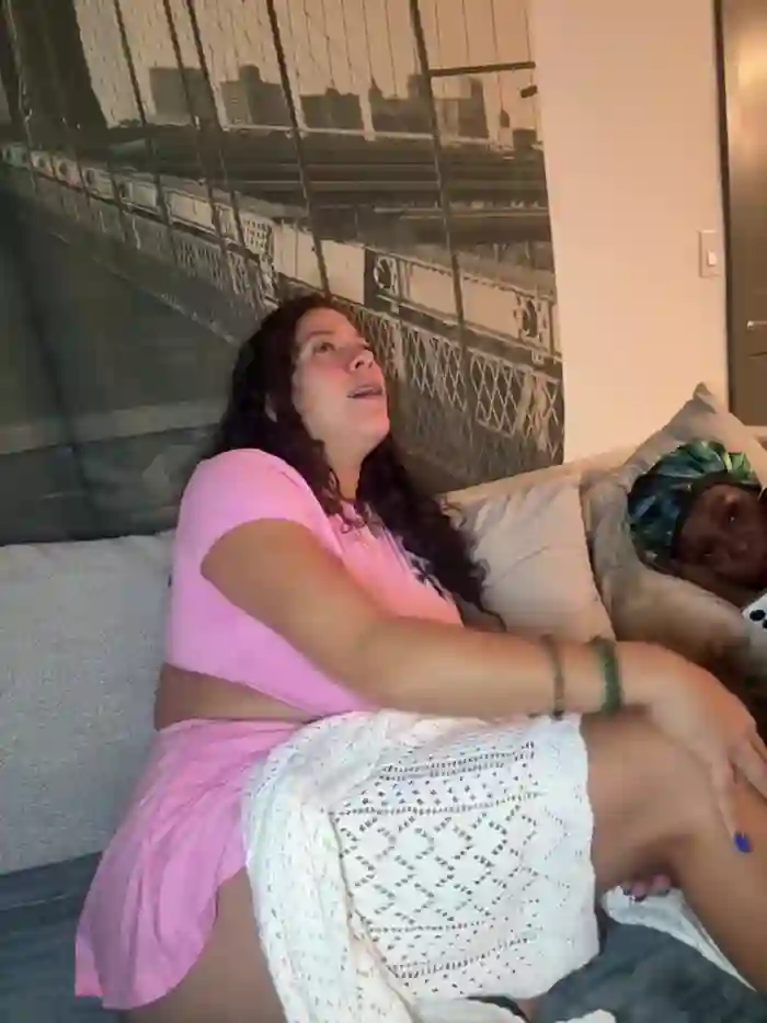 2025/10/19/stripchat-bigbuttbrooklynn-08-33-44