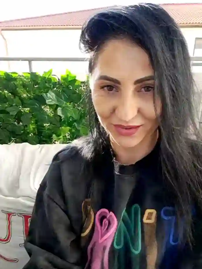 2025/10/19/stripchat-charrlote_love-13-12-26