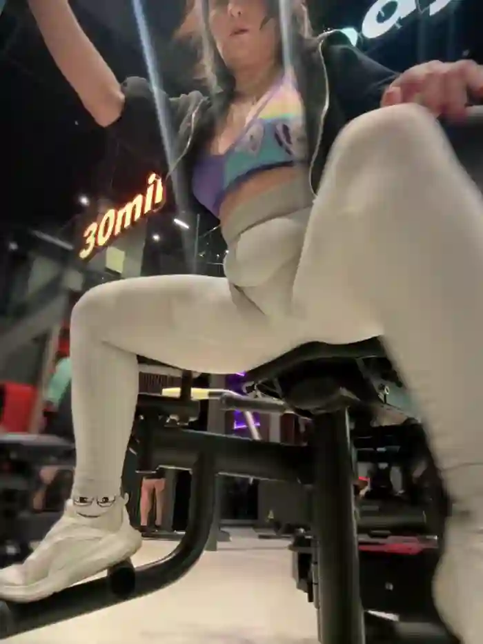 2025/10/22/stripchat-zhenjapoledance-13-43-13